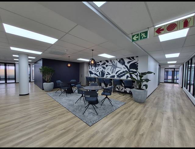 230M² OFFICE TO LET IN SANDOWN